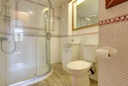 Claydon Court, Caversham, Image 10