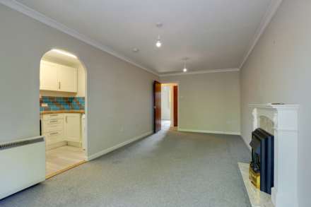 Claydon Court, Caversham, Image 7