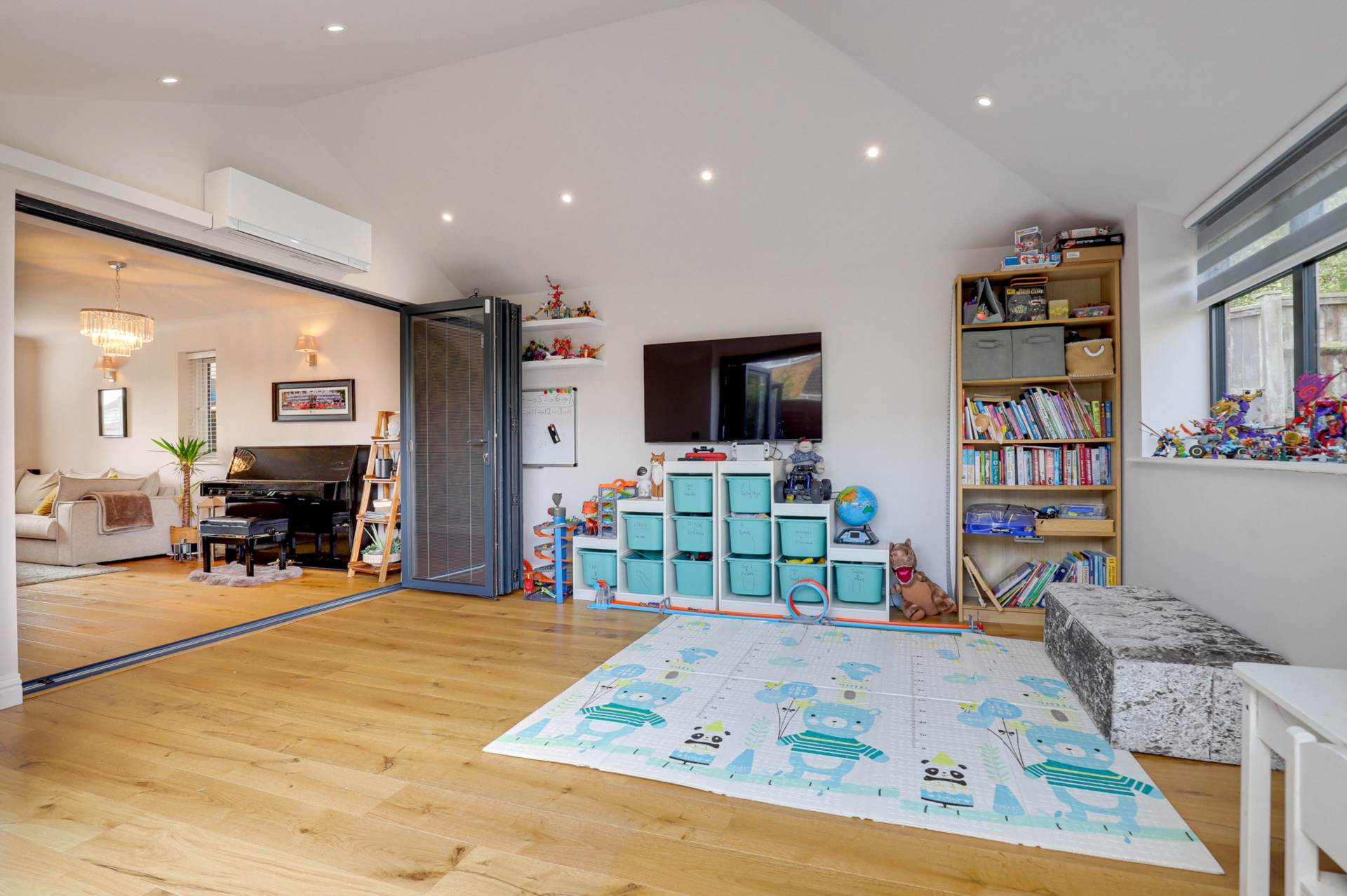 Netley Close, Caversham Park Village, Image 11