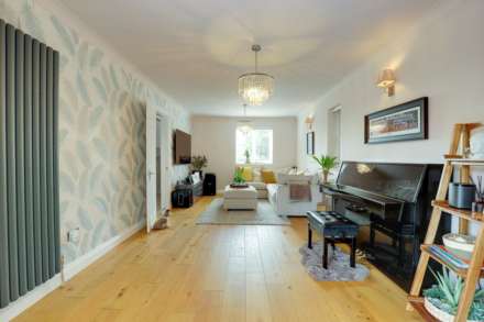 Netley Close, Caversham Park Village, Image 10