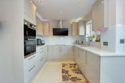 Netley Close, Caversham Park Village, Image 15