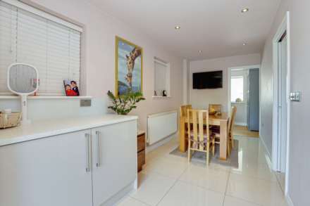 Netley Close, Caversham Park Village, Image 17