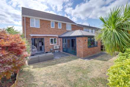 Netley Close, Caversham Park Village, Image 2