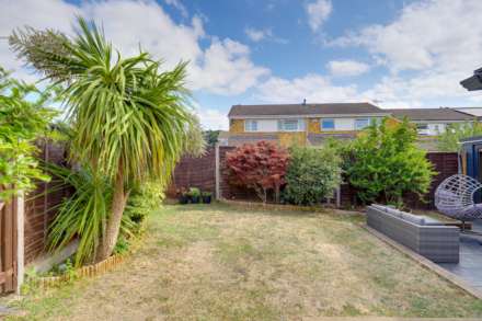 Netley Close, Caversham Park Village, Image 26