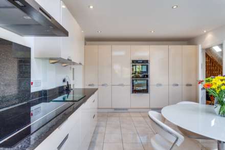 Grosvenor Road, Caversham, Image 14