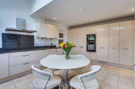 Grosvenor Road, Caversham, Image 15