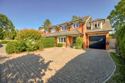 Hugh Carson Close, Sonning Common, South Oxfordshire, Image 1