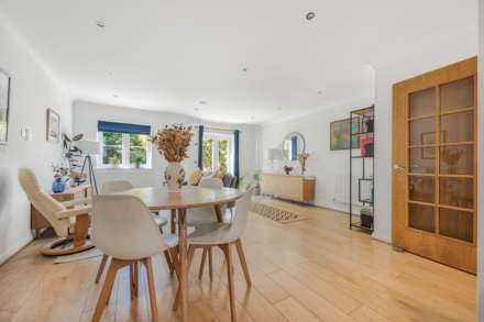 Symeon Place, Caversham Heights, Reading, Image 2