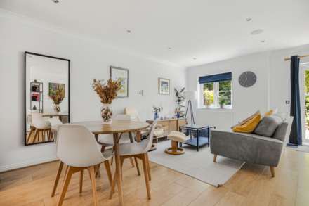Symeon Place, Caversham Heights, Reading, Image 5