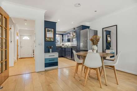 Symeon Place, Caversham Heights, Reading, Image 6