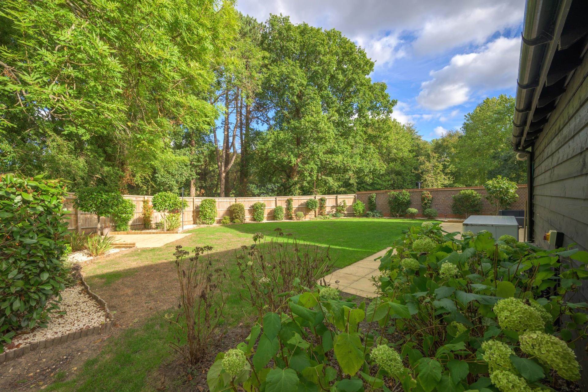 Chiltern Gardens, Woodcote, South Oxfordshire, Image 2