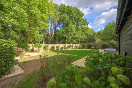 Chiltern Gardens, Woodcote, South Oxfordshire, Image 2