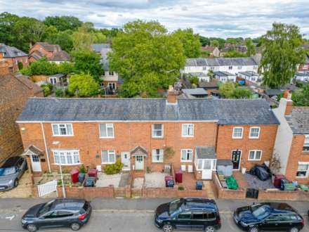 Kidmore End Road, Emmer Green, Image 15