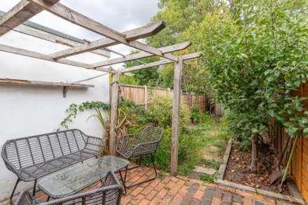 Kidmore End Road, Emmer Green, Image 8