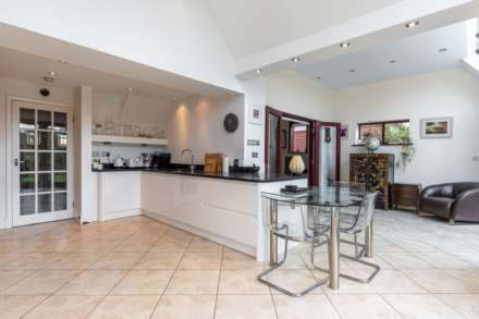 Peppard Road, Caversham, Image 13