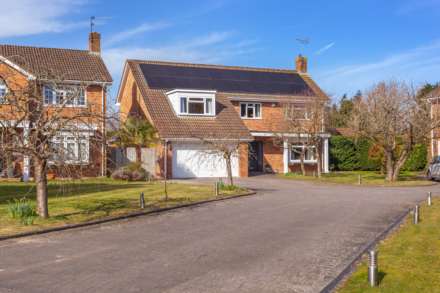 5 Bedroom Detached, Picton Way Caversham, Reading