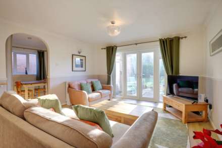 Littlestead Close, Caversham, Image 2