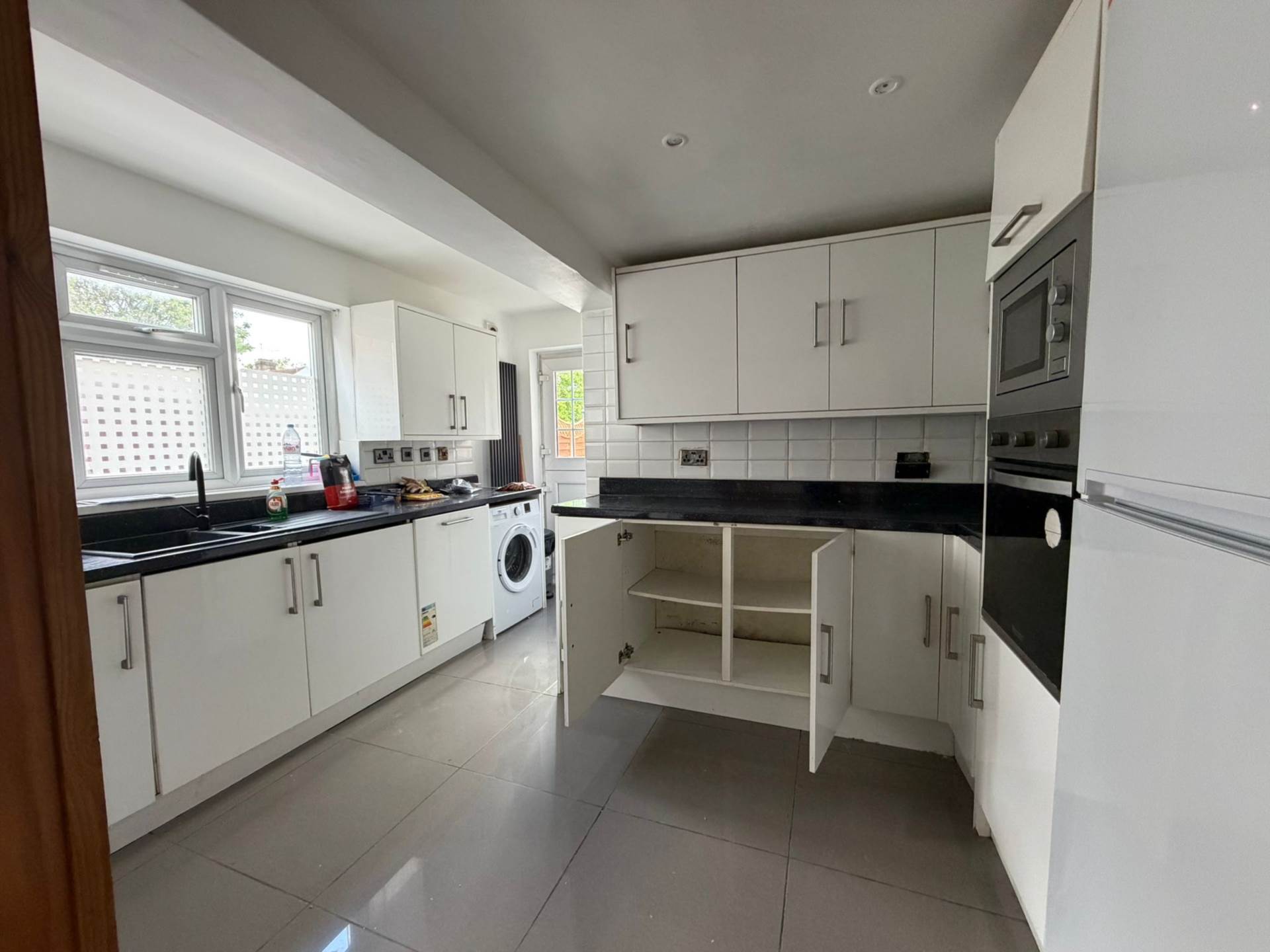 Lloyd Villas, Roman Road, London, Image 2