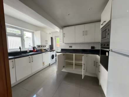 Lloyd Villas, Roman Road, London, Image 2