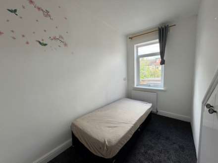 Lloyd Villas, Roman Road, London, Image 8