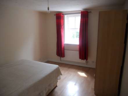 Collier Close, Beckton, E6, Image 3