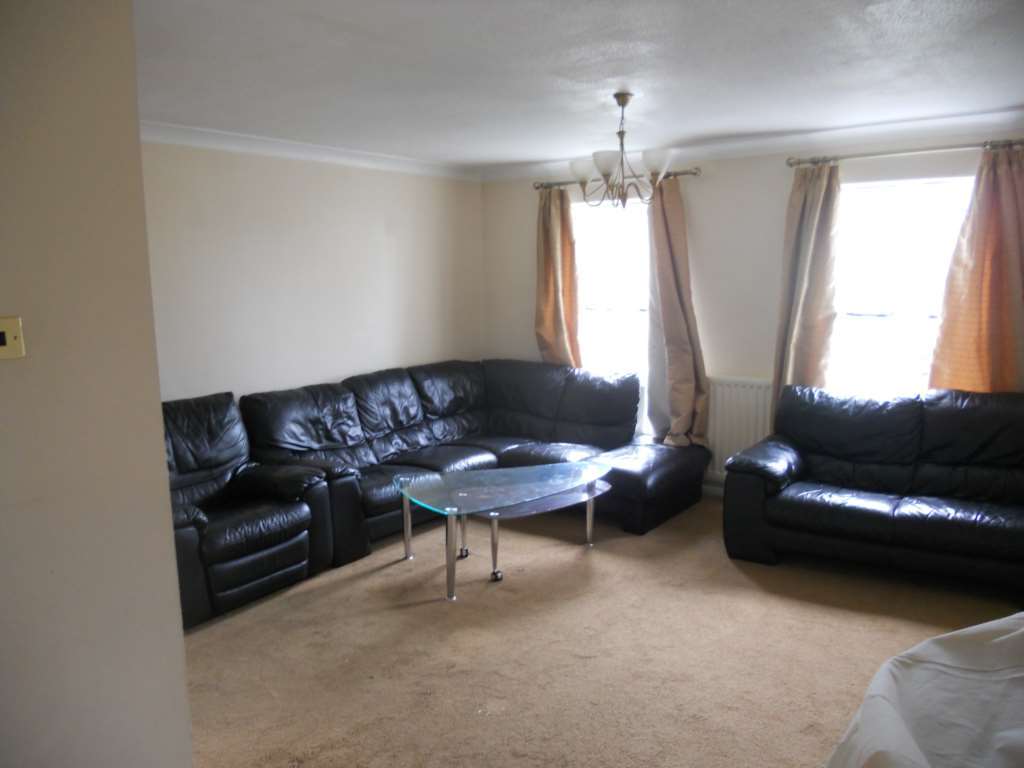 Aaron Hill Road, Beckton, Image 4