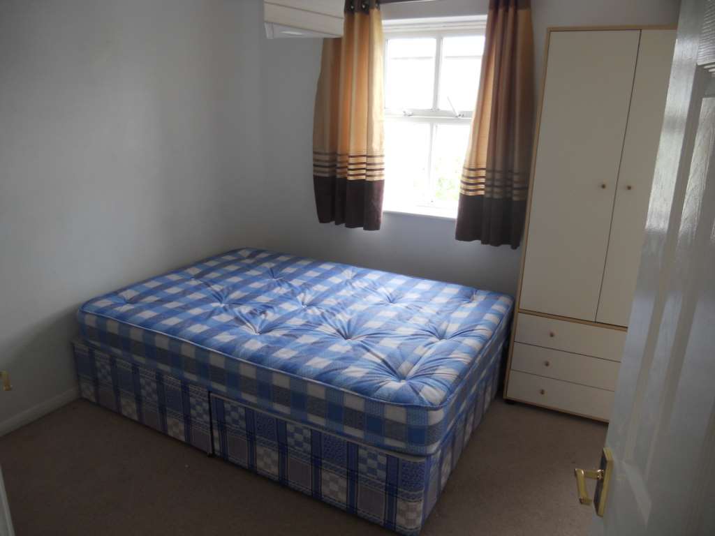 Aaron Hill Road, Beckton, Image 6