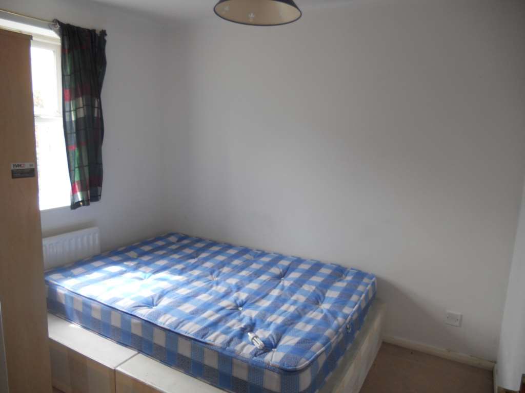 Aaron Hill Road, Beckton, Image 7