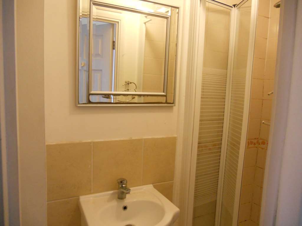 Aaron Hill Road, Beckton, Image 9