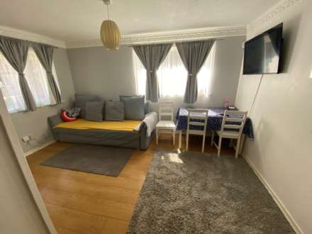 Chichester Close, Beckton, E6 5QJ, Image 2
