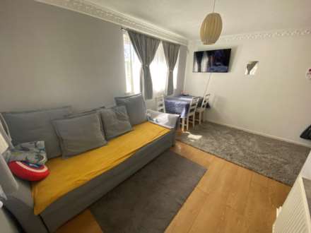 Chichester Close, Beckton, E6 5QJ, Image 3