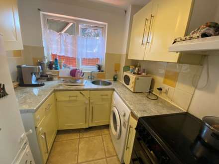 Chichester Close, Beckton, E6 5QJ, Image 4