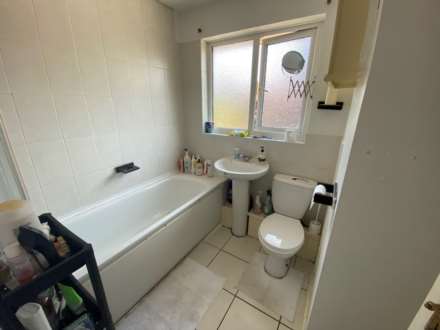Chichester Close, Beckton, E6 5QJ, Image 5