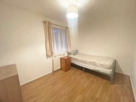 Lindwood Close, Beckton, E6 5RW, Image 4