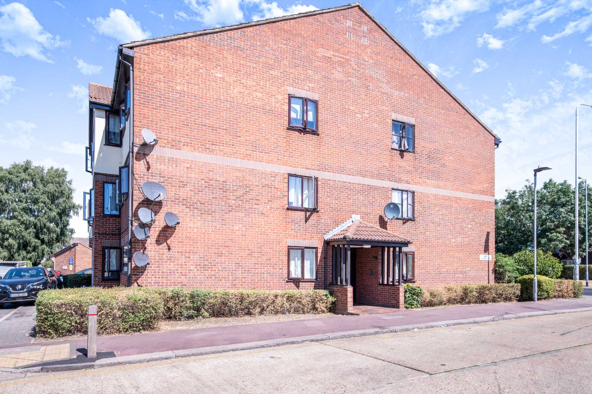 Sandown Court, Rainham Road,RM10 8UX, Image 1