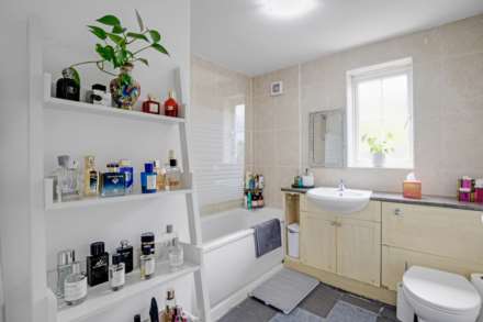 Vulcan Close, Beckton, E6 5NY, Image 8