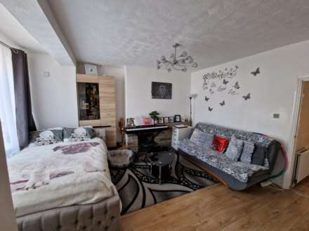 Bushgrove, Dagenham, Image 3