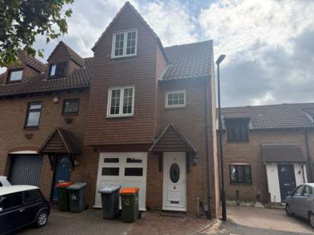 4 Bedroom End Terrace, Fulmer Road, London