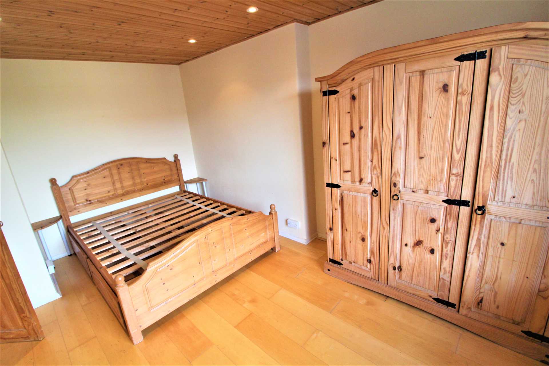 Cahir Street, London, Image 4