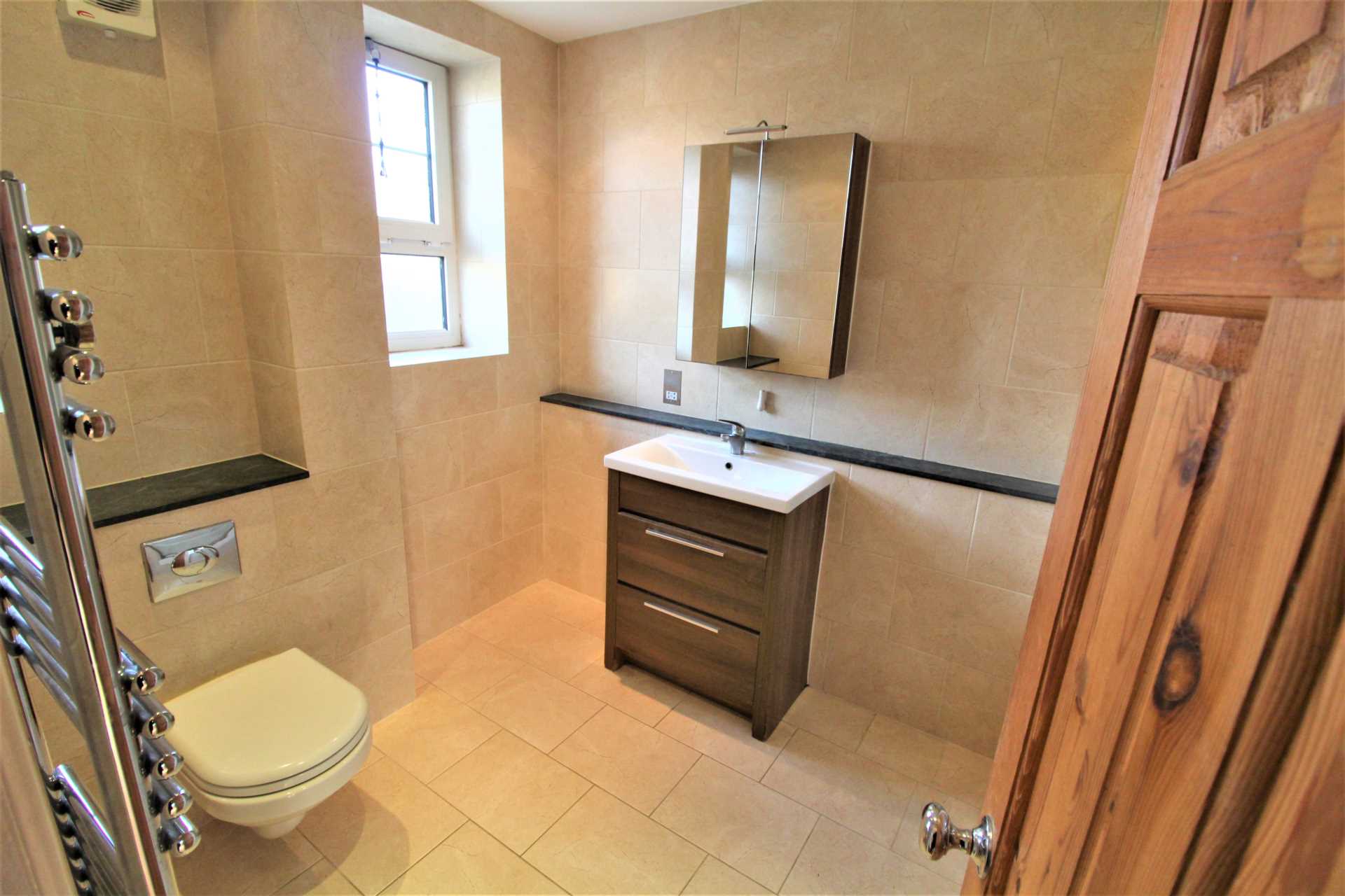 Cahir Street, London, Image 5