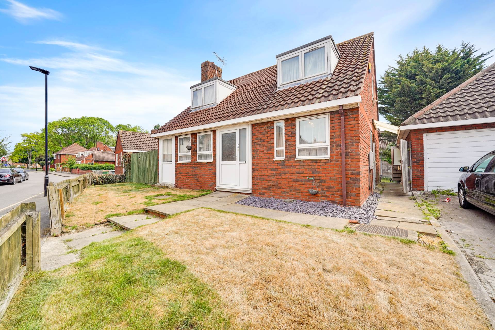 Oliver Gardens, Beckton, Image 1
