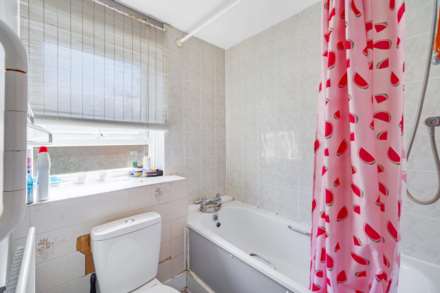 Oliver Gardens, Beckton, Image 10