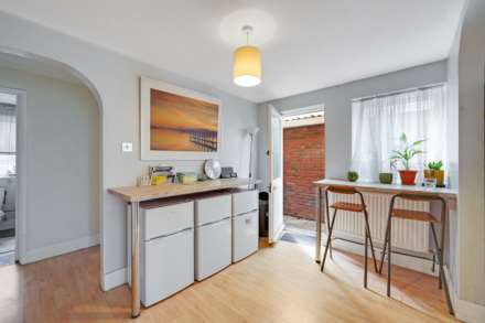 Oliver Gardens, Beckton, Image 3