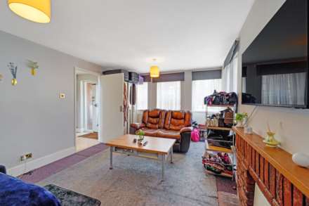Oliver Gardens, Beckton, Image 5