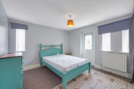 Oliver Gardens, Beckton, Image 7
