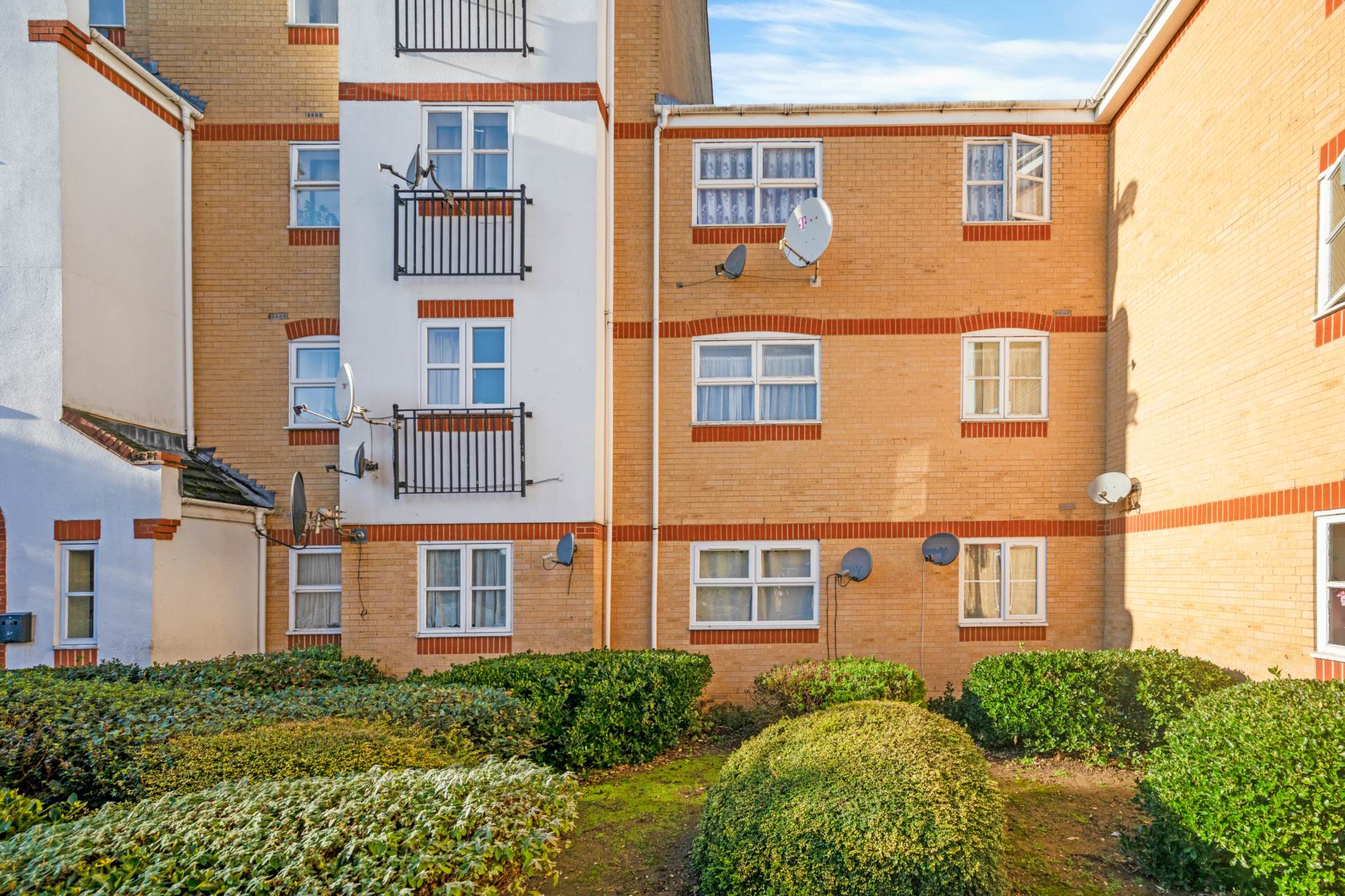 Angelica Drive, London, Image 15