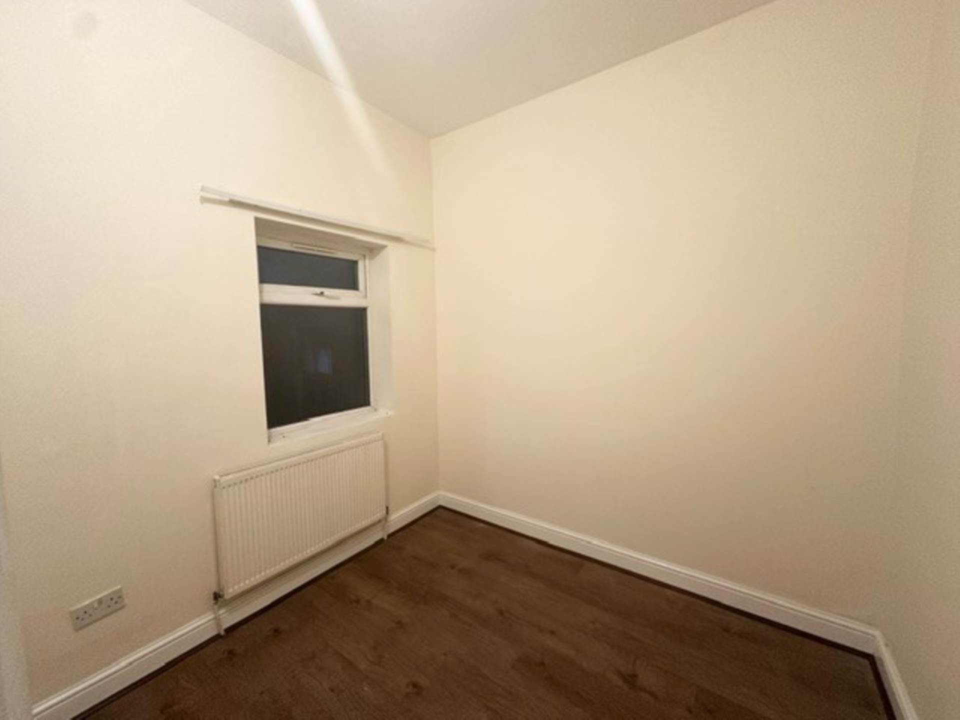 Clements Road, Ilford, Image 4