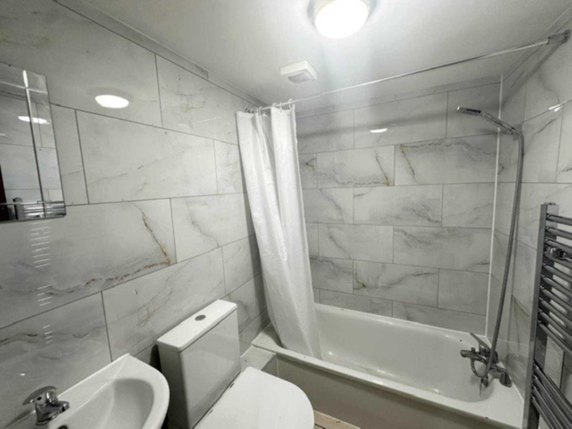 Clements Road, Ilford, Image 5