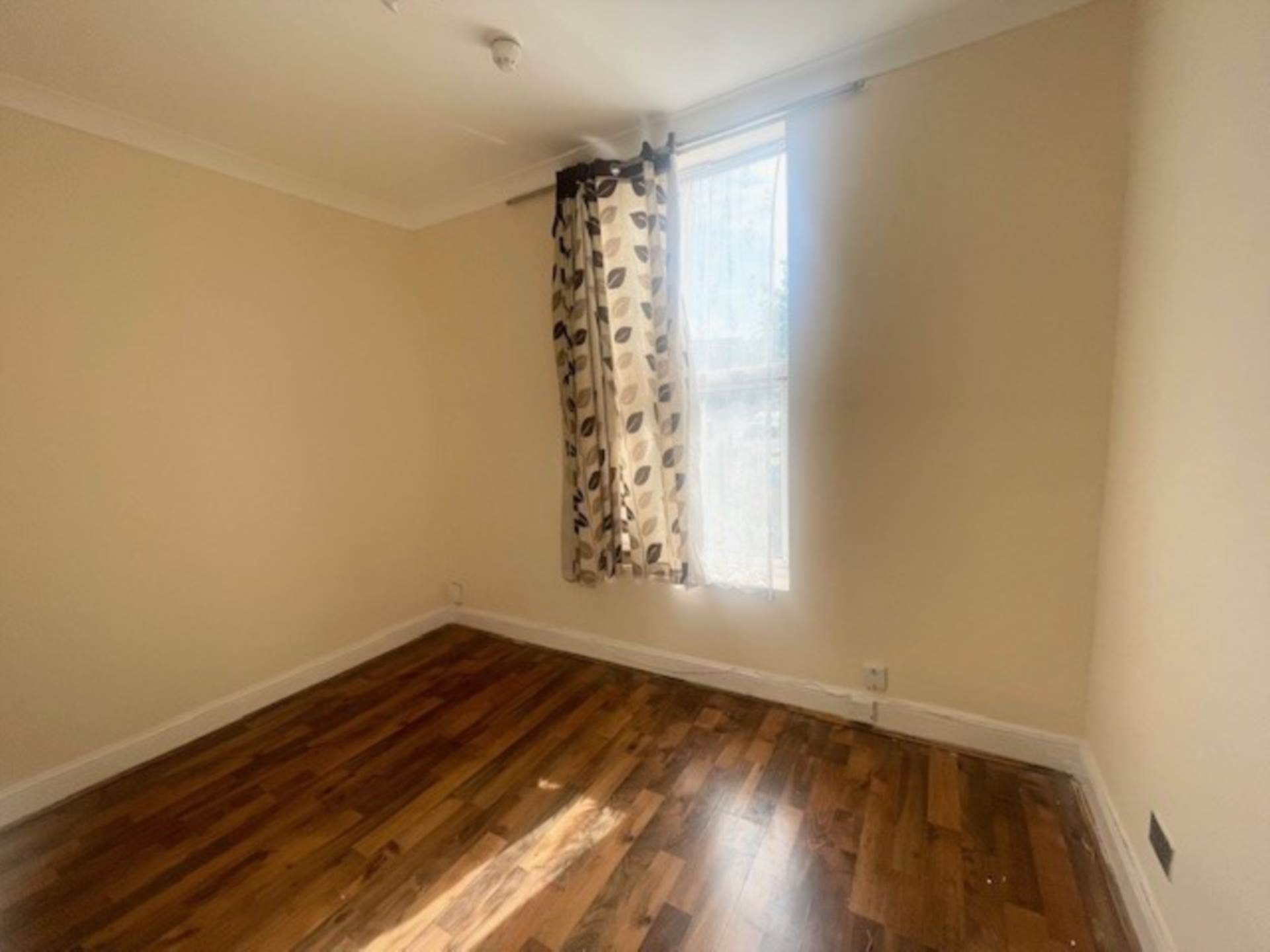 Clements Road, Ilford, Image 3