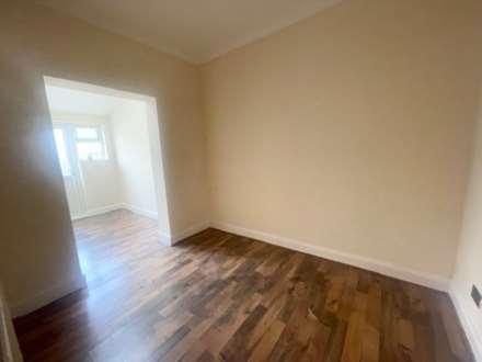 Clements Road, Ilford, Image 4